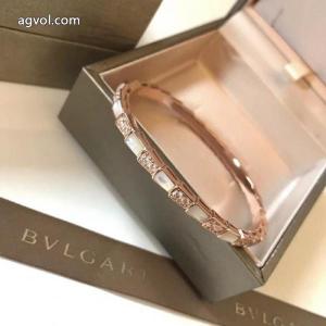 手镯嬉しいポイント人気商品再入荷激安 ブランドBVLGARI
