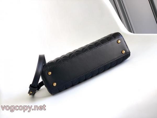 新作限定大人で素敵 抜群の存在感 最新ルックバッグブルガリブランド アクセサリー 激安.. 4
